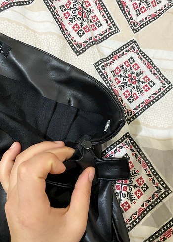 Drapeli Siyah Deri Uzun Etek - Görsel 5