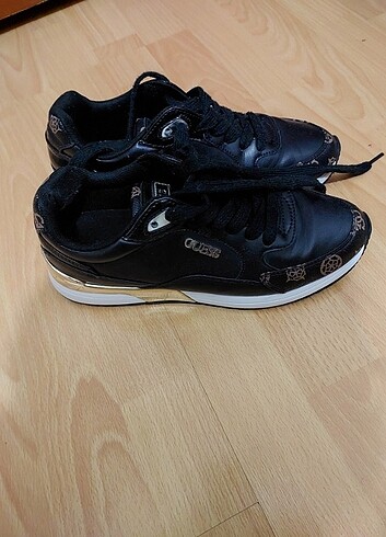 Guess Guess siyah spor ayakkabı