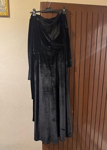 Siyah kadife Uzun Kollu tesettür Elbise