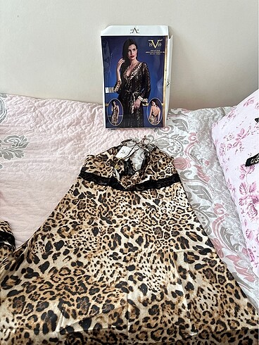 Versace Gecelik takımı