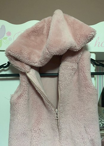 Kız Çocuk Pembe Kürklü Yelek - Görsel 3