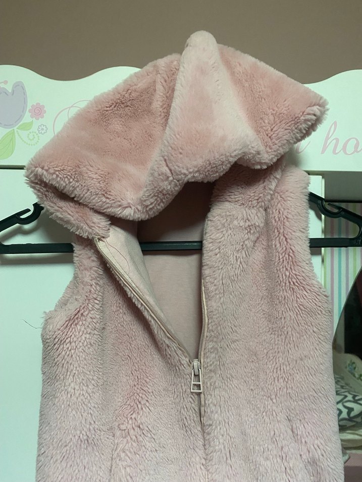 Kız Çocuk Pembe Kürklü Yelek - Görsel 3