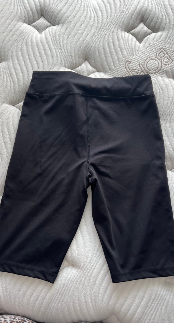 Siyah Spor Midi Şort - Görsel 3