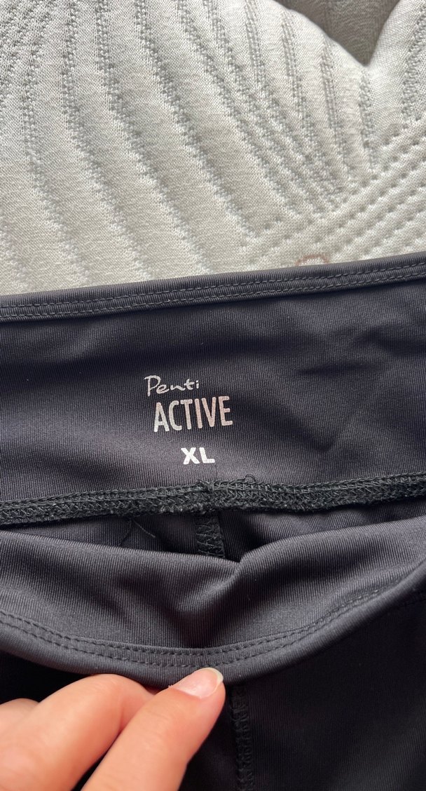 Siyah Spor Midi Şort - Görsel 2