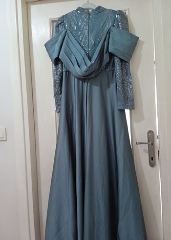 Uzun Kollu İşlemeli Gri Abiye Elbise - Görsel 2