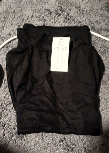 Kadın Siyah Kolsuz Bluz 0 ürün - Görsel 2