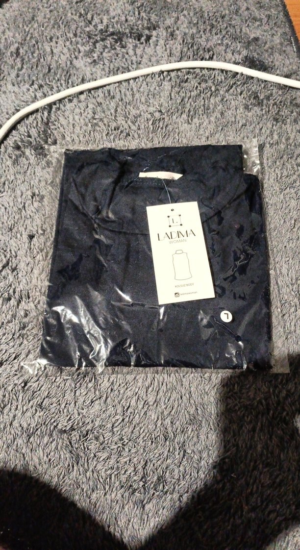 lacivert Yüksek Yaka Kolsuz Deri Bluz - Görsel 2