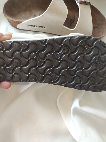 38 Beden ten rengi Renk Birkenstock deri bej sedefli