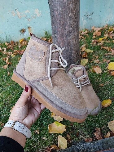 Ugg vizon bağcıklı