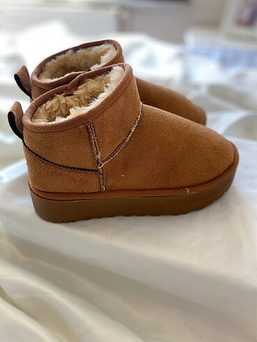 UGG taba platform