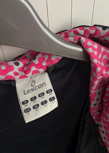 Siyah Kapüşonlu Fermuarlı Kadın Ceket - Görsel 3