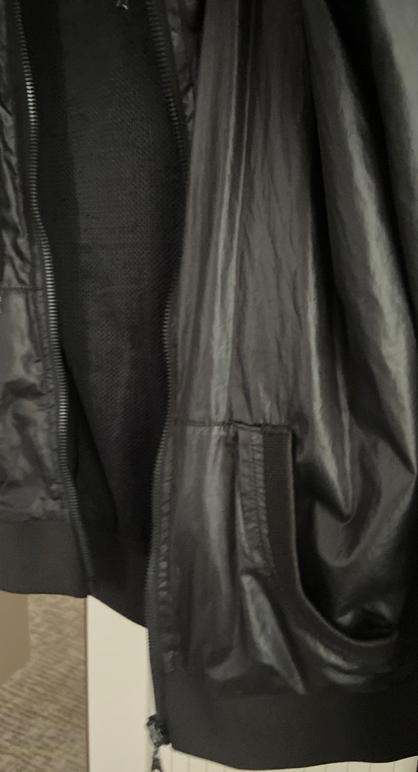 Siyah Kapüşonlu Fermuarlı Kadın Ceket - Görsel 4