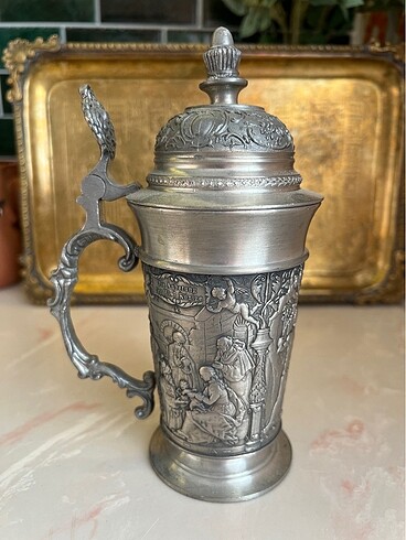 Zin rölyefli tankard