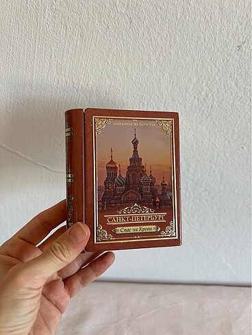 Kitap formunda metal kutu