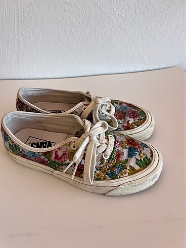 Vans yaldızlı çiçekli
