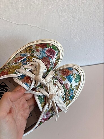Vans Vans yaldızlı çiçekli