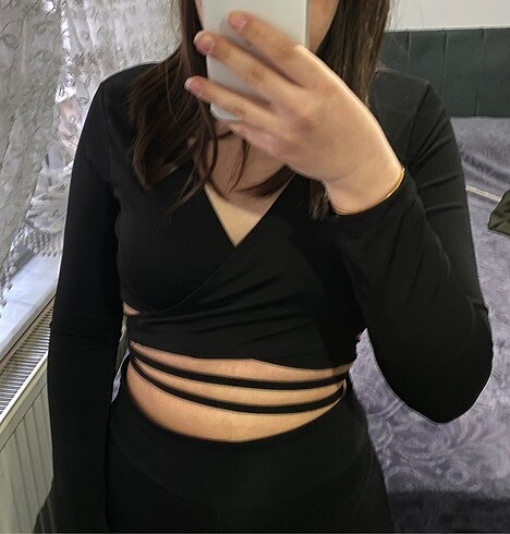 Milla siyah bağlamalı crop