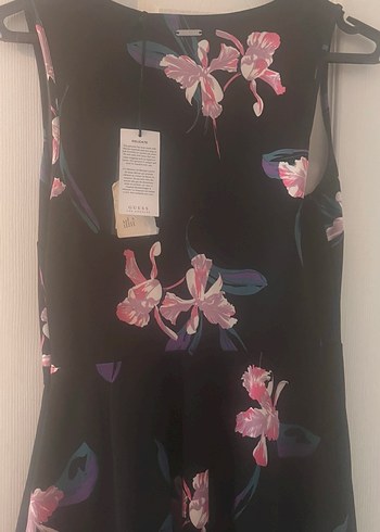 Guess Siyah Çiçek Desenli Tokalı Broş - Görsel 6