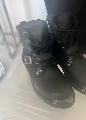 Siyah Tokalı Yüksek Topuklu Biker Bot - Görsel 4