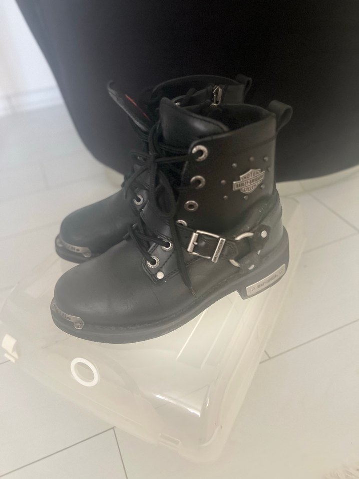 Siyah Tokalı Yüksek Topuklu Biker Bot - Görsel 2