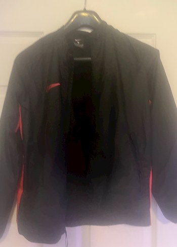 Kız Çocuk Siyah Yüksek Yakalı Ceket nıke orijinal ürün yağmurluk - Görsel 2