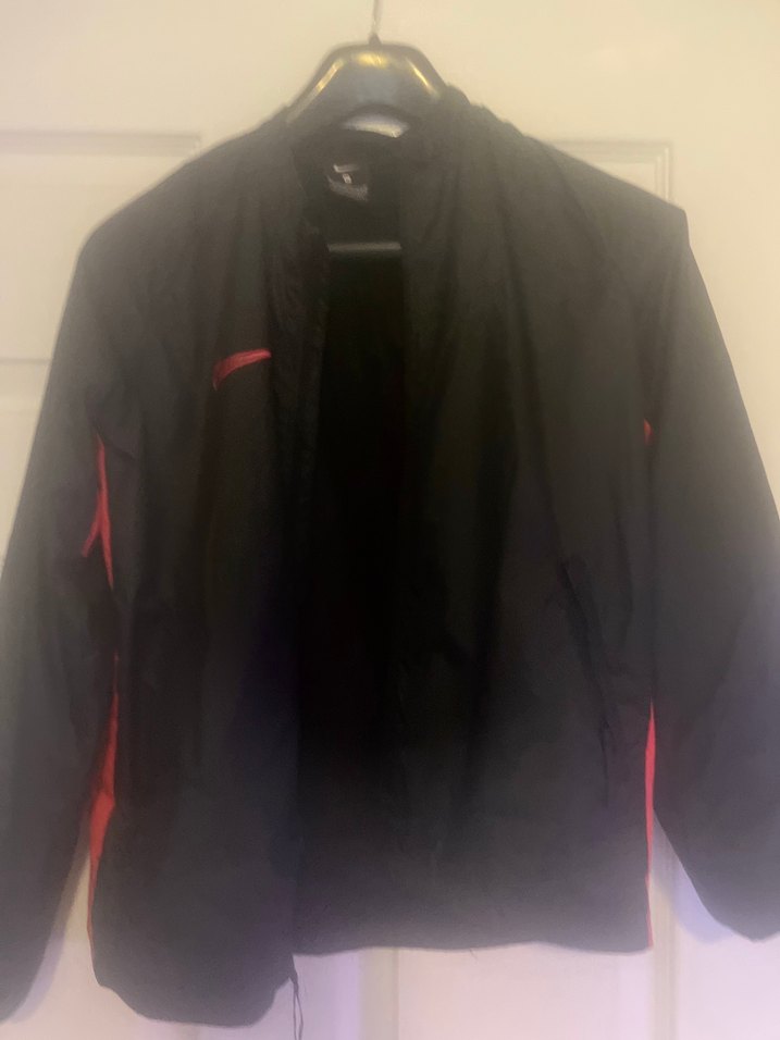 Kız Çocuk Siyah Yüksek Yakalı Ceket nıke orijinal ürün yağmurluk - Görsel 2