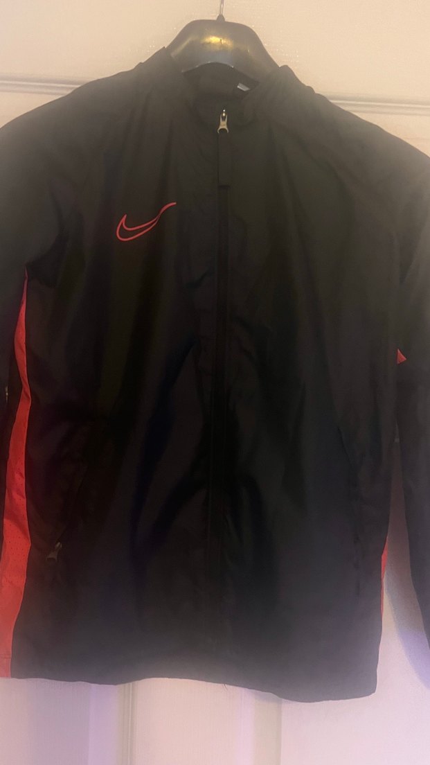 Kız Çocuk Siyah Yüksek Yakalı Ceket nıke orijinal ürün yağmurluk - Görsel 3