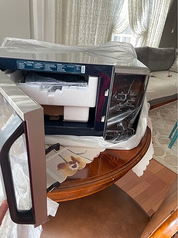 Beden Samsung sıfır garantli mikrodalga ms23k3555es modeli
