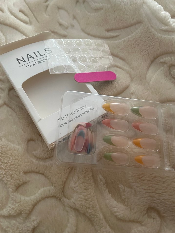 Pastel renkli badem protez takma tırnak - Görsel 3