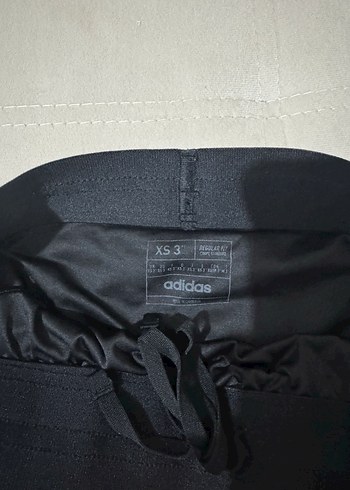 Adidas Siyah Elastik Bel Kadın Mini Spor Koşu Şort - Görsel 3