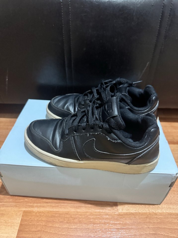 Nike Siyah Bağcıklı Kadın Spor Ayakkabısı - Görsel 3