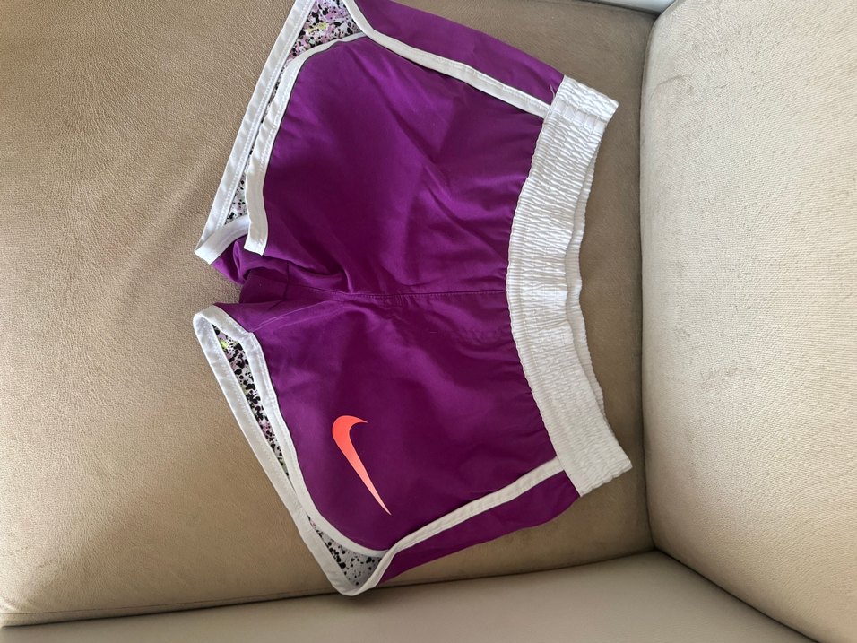 Nike Bağlama Desenli Kadın Mini Şort - Görsel 3