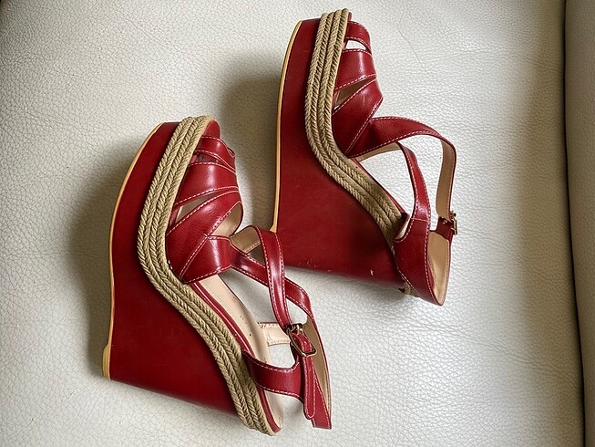 Charles&Keith Dolgu Topuk Ayakkabı