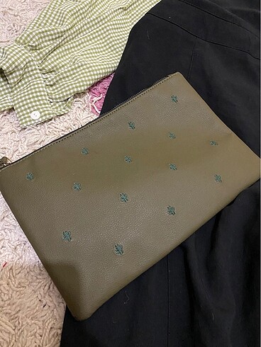 42 Beden siyah Renk H&M siyah tulum, Trendyolmilla gömlek ve koton çanta