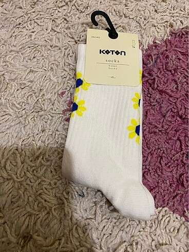 LCW Kot salopet ve çiçekli kazak, toka, çorap - Görsel 8