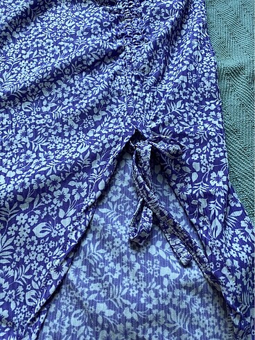 Trendyolmilla yırtmaçlı çiçekli mor etek - Görsel 2