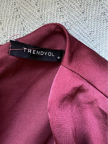 Trendyolmilla saten bordo elbise - Görsel 6