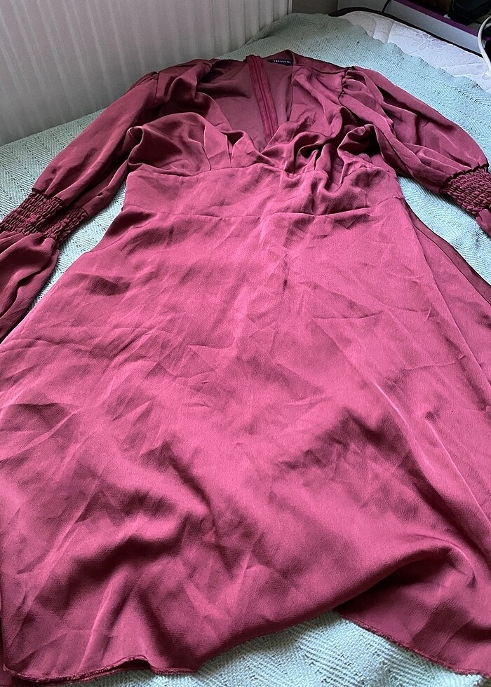 Trendyolmilla saten bordo elbise - Görsel 2