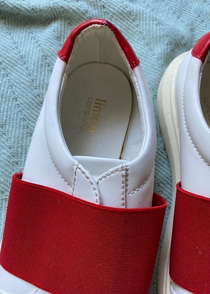 Boyner limon company kırmızı şerit detaylı ayakkabı - Görsel 2