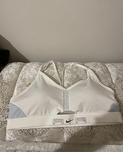 Nike spor bustiyer