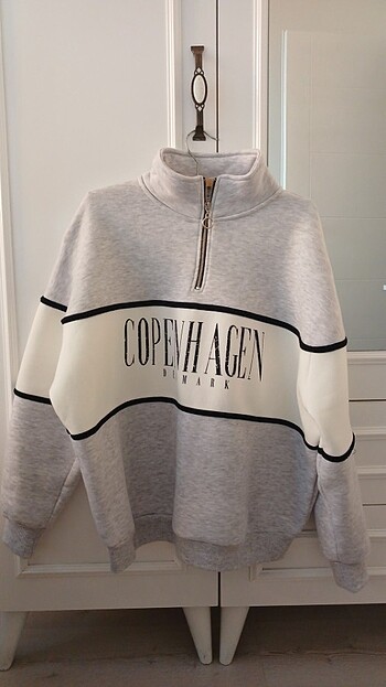 Sweatshirt 