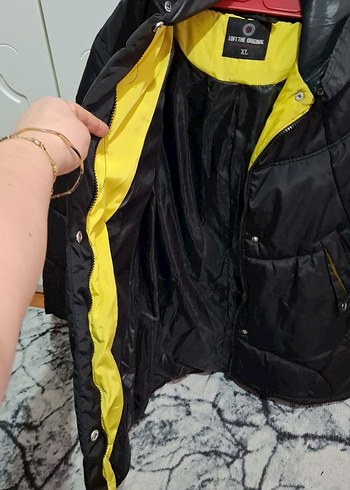 Siyah Midi Düğmeli Kadın Kışlık Mont - Görsel 4