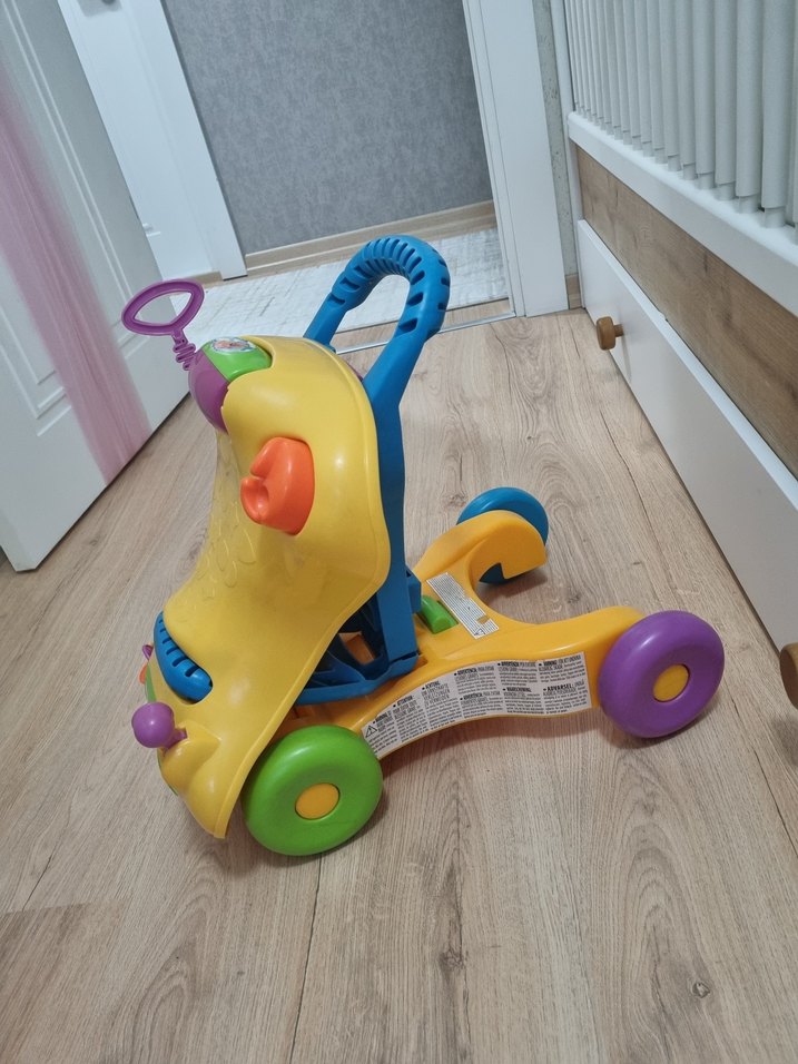 Renkli Sarı Bebek Yürüme arkadasi ve bisiklet - Görsel 2