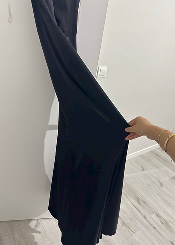 Siyah V Yakalı Uzun saten Elbise - Ana görsel