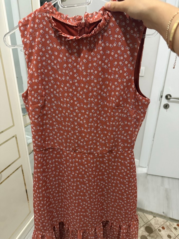 Kolsuz, Fırfırlı Midi Elbise - Görsel 2