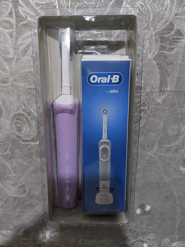 Oral-B Vitality Pro Elektrikli Diş Fırçası Mor - Görsel 2