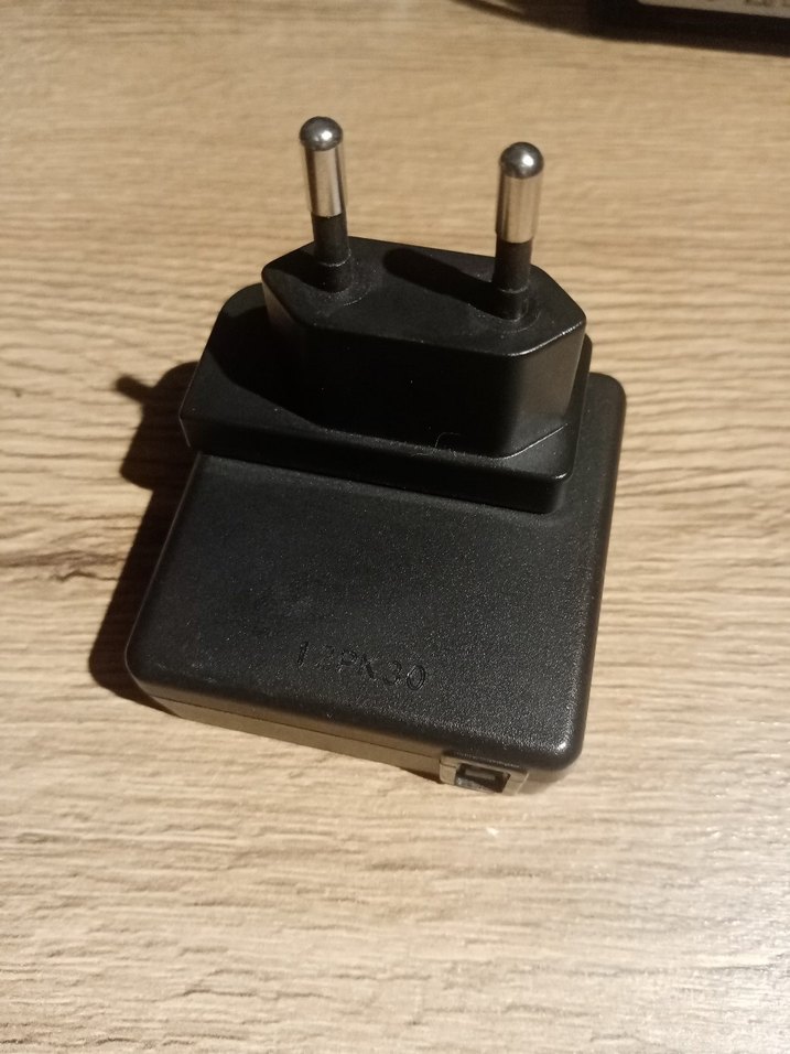 Nikon şarj adaptörü - Görsel 3