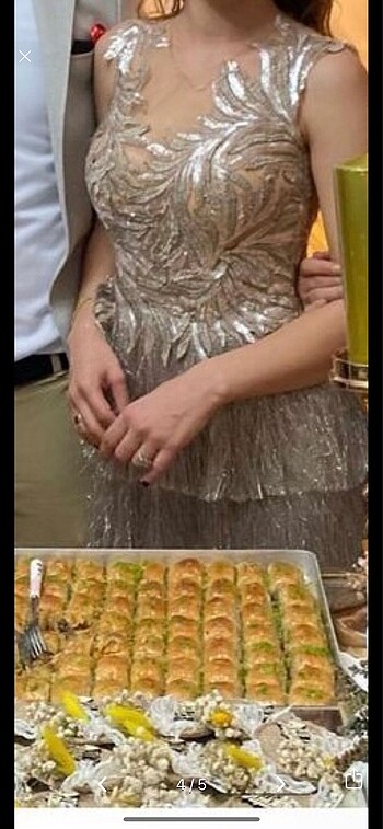 s Beden Gold püsküllü abiye