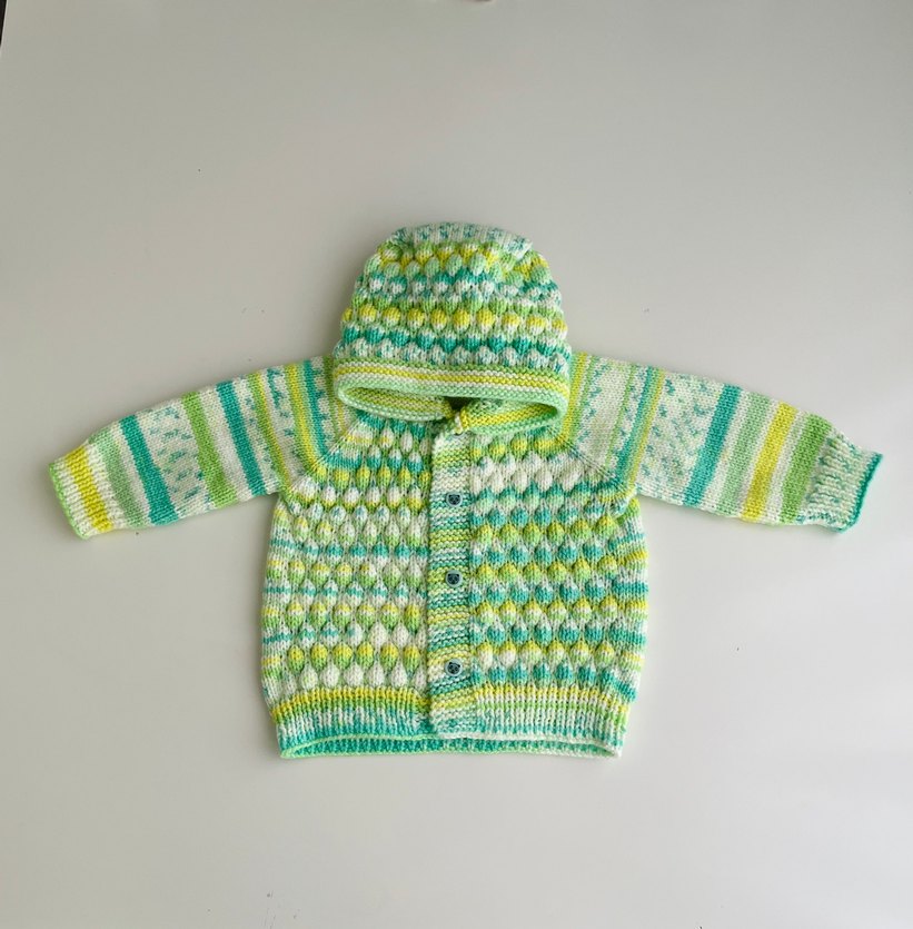 El Örgüsü Kapüşonlu Bonbon Bebek Hırkası ve Patiği - Görsel 2