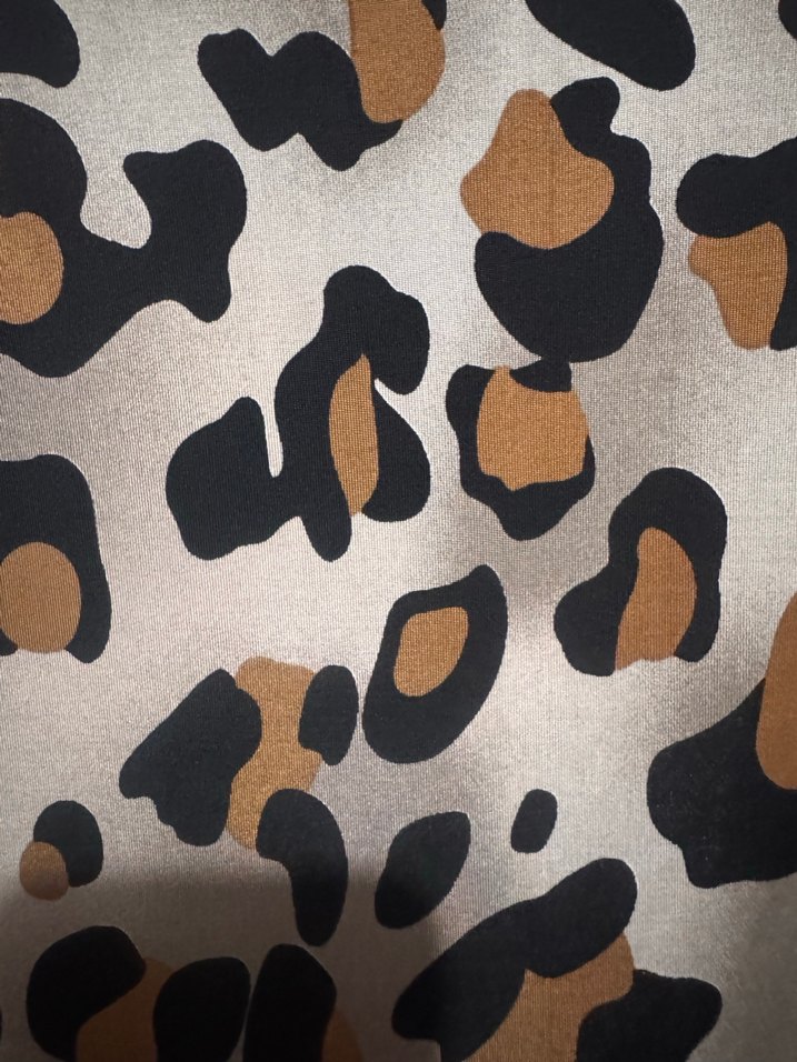 Kahverengi Leopar Desenli Kolsuz Bluz - Görsel 4
